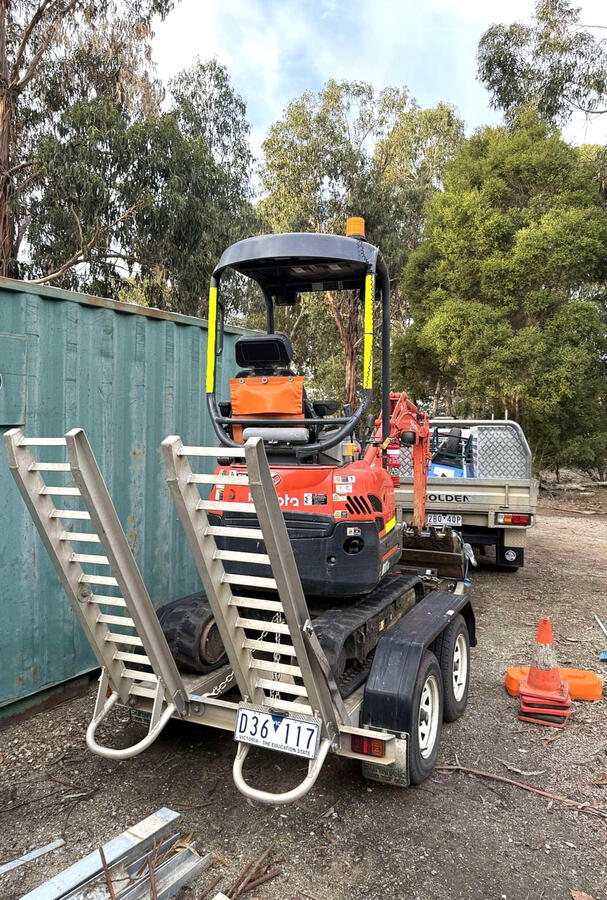 u17 kubota mini excavator on hire in geelong